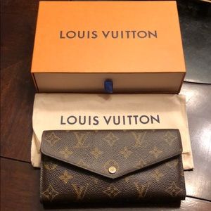 Authentic Louis Vuitton Sarah Wallet